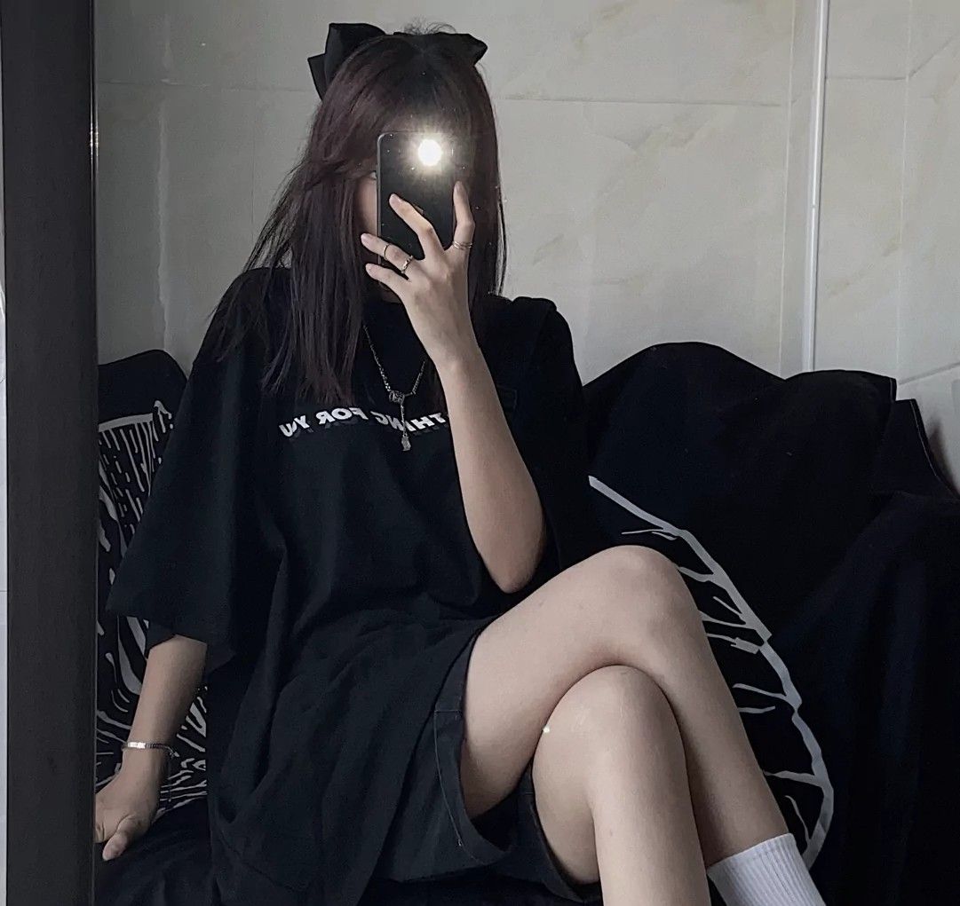 Bộ sưu tập ảnh gái xinh che mặt bằng điện thoại