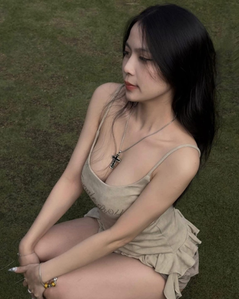 Ảnh gái xinh ăn mặc hở hang