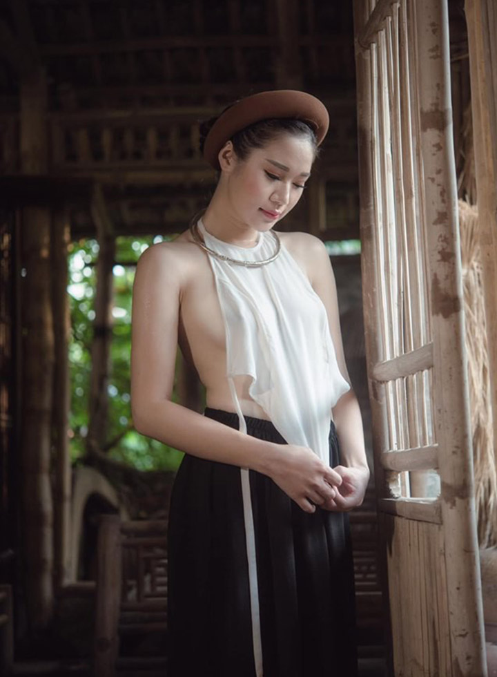 Hình ảnh gái đẹp thả rông vòng 1